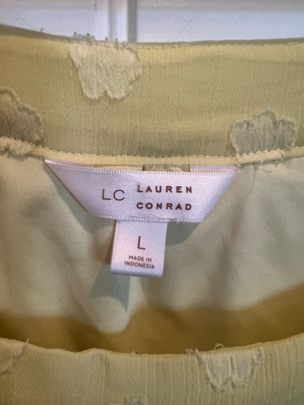 Lauren Conrad Yellow Floral Texture Peasant Top Boho L - Picture 2 of 6